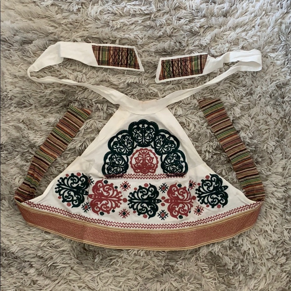 Backless Embroidered Top - Picture 2 of 5